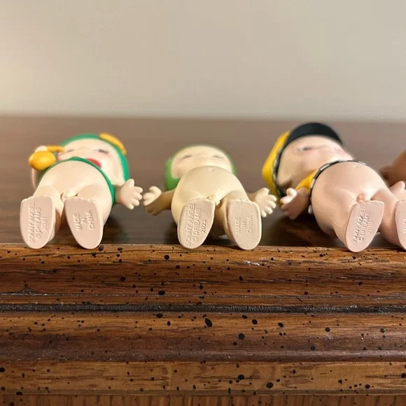 Sonny Angel Lot of 4 Sonny Town Musician, NYC Yellow Taxi Cab, Frog, Raccoon Dog - Picture 3 of 4